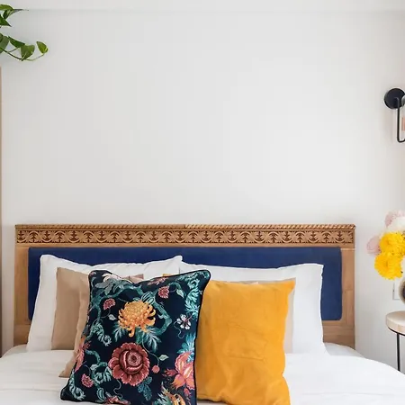 Lägenhet Eclectic 3 Bedroom Calea Victoriei By Urbanesq