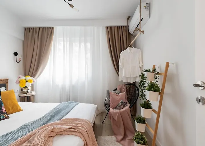 Eclectic 3 Bedroom Calea Victoriei By Urbanesq Apartment Bukarest