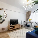 Eclectic 3 Bedroom Calea Victoriei By Urbanesq Apartman