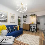 Eclectic 3 Bedroom Calea Victoriei By Urbanesq Apartman *
