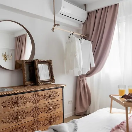 Eclectic 3 Bedroom Calea Victoriei By Urbanesq