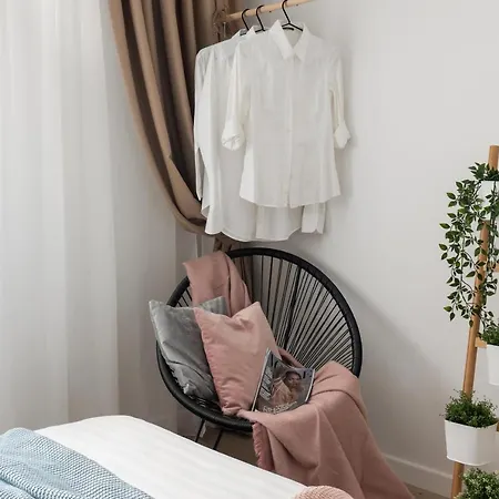 Eclectic 3 Bedroom Calea Victoriei By Urbanesq * Bucarest