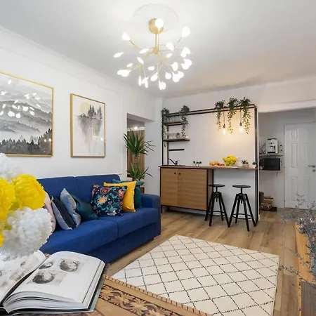 Eclectic 3 Bedroom Calea Victoriei By Urbanesq Apartment *