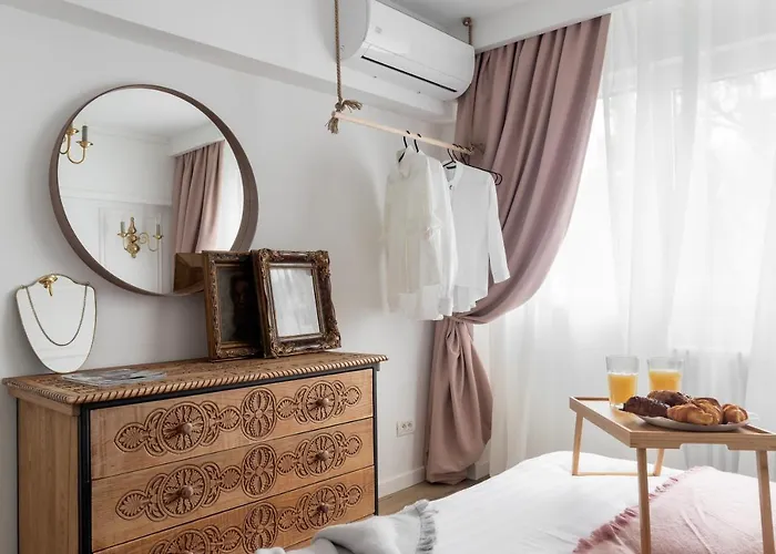 Eclectic 3 Bedroom Calea Victoriei By Urbanesq