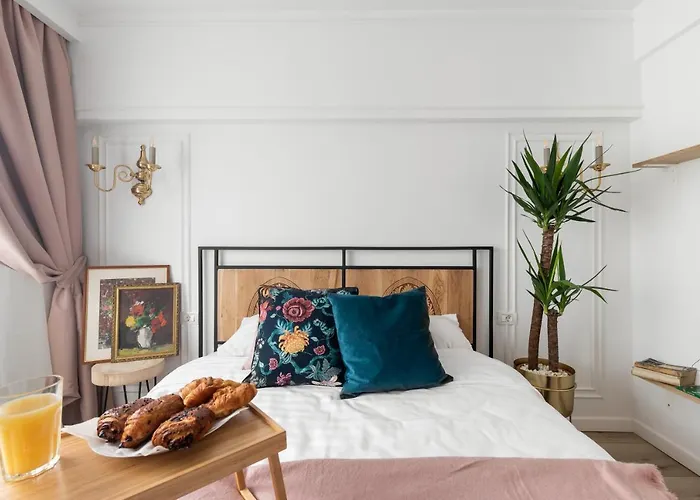 Eclectic 3 Bedroom Calea Victoriei By Urbanesq *