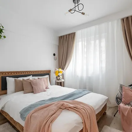 Eclectic 3 Bedroom Calea Victoriei By Urbanesq *